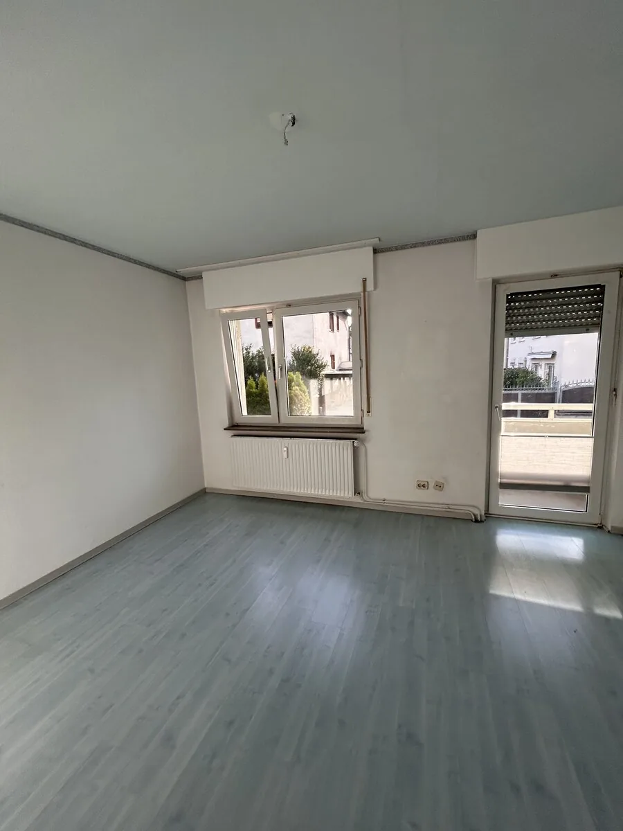 Wohnungsauflösung Nachher – leeres Zimmer besenrein übergeben